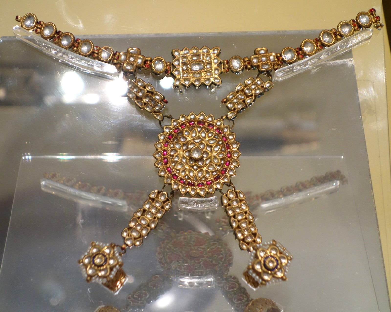 Gold bracelet representing security for a gold loan